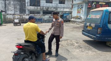 Giat anggota polsek brondong melaksanakan patroli kota presisi antara lain guna untuk memberikan himbauan kepada masyarakat agar selalu menjaga harkamtibmas di wilayah brondong.