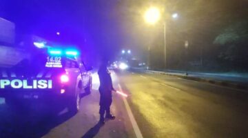 Cegah gesekan oknum Perguruan silat dan kriminalitas 3C anggota polsek sukodadi melaksanakan kegiatan patroli kota presisi blue light tengah malam.