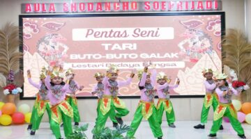 Ketua Yayasan Kartika Jaya Koordinator Kodim 0808 Hadiri Pentas Seni Para Murid TK Sejajaran Kodim 0808/Blitar