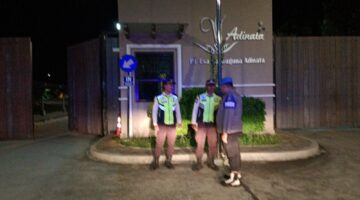 Petugas jaga polsek brondong melaksanakan patroli kota precisi objek vital guna cegah dan tanggal 3C di wilayah kecamatan brondong.