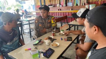 Polsek brondong lakukan Patroli kota presisi, menjaga Kamtibmas di wilayah Brondong.
