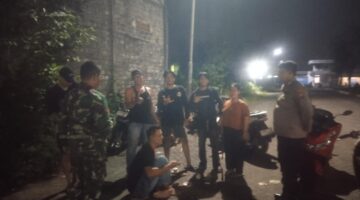 “Polsek Sukodadi Polres Lamongan Gelar Patroli Kota Presisi Dialogis untuk Sampaikan Pesan Kamtibmas”