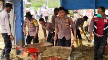 Polsek Blangkejeren Bersama PLN dan Masyarakat Pulihkan Lingkungan Pascabencana di Kp. Palok